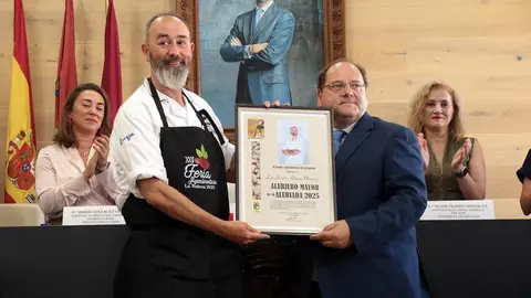 González Corral subraya el liderazgo de la Comunidad en la producción de legumbres de calidad en España. La consejera de Agricultura, Ganadería y Desarrollo Rural asiste a la XXII Feria Agroalimentaria y Alubiada de La Bañeza. Fotos: Peio García