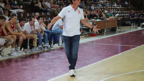 La Cultural firma una remontada épica en el Palacio ante el CBC Valladolid. El equipo leonés, que llegó a ir 24 abajo, se transformó tras el descanso y venció 96-87 en un estreno cargado de emociones. Fotos: Isaac Llamazares