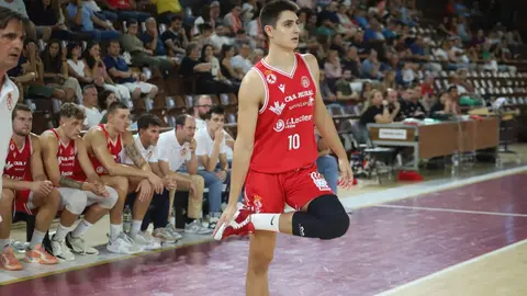 La Cultural firma una remontada épica en el Palacio ante el CBC Valladolid. El equipo leonés, que llegó a ir 24 abajo, se transformó tras el descanso y venció 96-87 en un estreno cargado de emociones. Fotos: Isaac Llamazares
