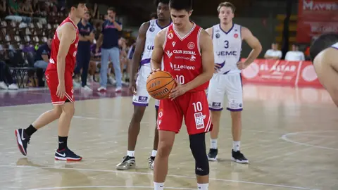 La Cultural firma una remontada épica en el Palacio ante el CBC Valladolid. El equipo leonés, que llegó a ir 24 abajo, se transformó tras el descanso y venció 96-87 en un estreno cargado de emociones. Fotos: Isaac Llamazares