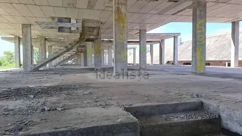 Salen a la venta los 73 chalets de la urbanización 'Mira León' por 1,5 millones tras más de una década abandonada