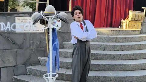 'Clown en el camino' despide su primera edición con un éxito rotundo de público



'Clown en el camino' despide su primera edición con un éxito rotundo de público. El ciclo de humor y circo, enmarcado en el Festival de Verano 'León, Cuna del Parlamentarismo', llena plazas y barrios de la capital con actuaciones abarrotadas que invitan a ampliar el proyecto.