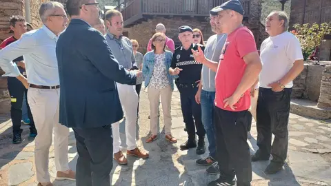 Morala durante su visita este miércoles a la localidad de Espinoso de Compludo.