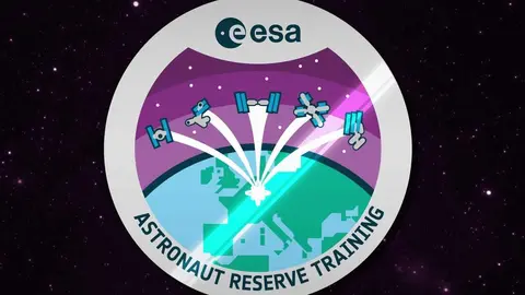 La astronauta leonesa Sara García estrena el nuevo parche de la ESA que simboliza su entrenamiento para futuras misiones espaciales.