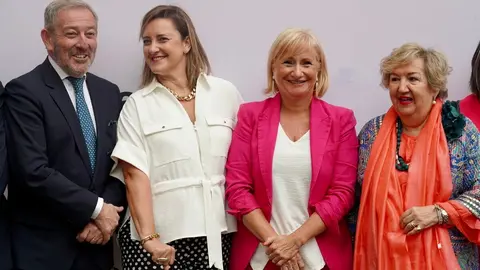 La consejera de Industria, Comercio y Empleo, Leticia García, inaugura la jornada central del IV Congreso de Mujeres Empresarias EDA 2025 'Reduciendo la brecha STEM: Mujeres del Futuro'. Foto: Campillo.