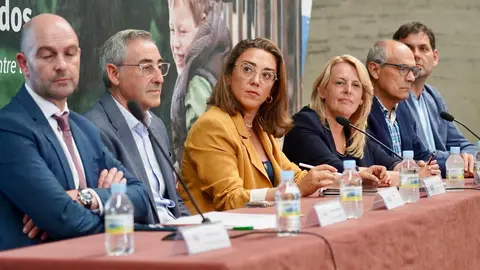 La consejera de Agricultura, Ganadería y Desarrollo Rural, María González Corral, asiste al acto inaugural de las nuevas instalaciones de la Cooperativa LAR-Agrocantabria. Foto: Campillo