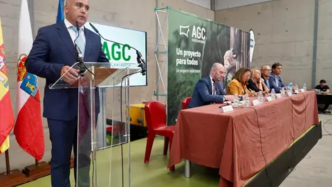 La consejera de Agricultura, Ganadería y Desarrollo Rural, María González Corral, asiste al acto inaugural de las nuevas instalaciones de la Cooperativa LAR-Agrocantabria. Foto: Campillo