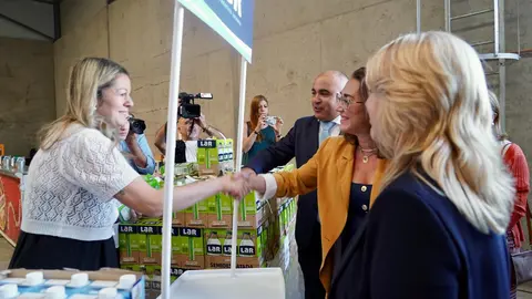 La consejera de Agricultura, Ganadería y Desarrollo Rural, María González Corral, asiste al acto inaugural de las nuevas instalaciones de la Cooperativa LAR-Agrocantabria. Foto: Campillo