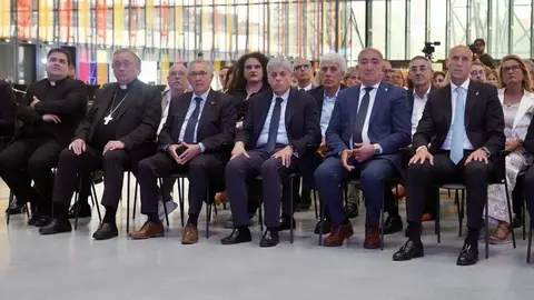 La consejera de Industria, Comercio y Empleo, Leticia García, clausura la Gala del 25 aniversario de Soltra, a la que también asisten el presidente de las Cortes de Castilla y León, Carlos Pollán, el delegado del gobierno, Nicanor Sen, y el alcalde de León, José Antonio Diez. Fotos: Campillo