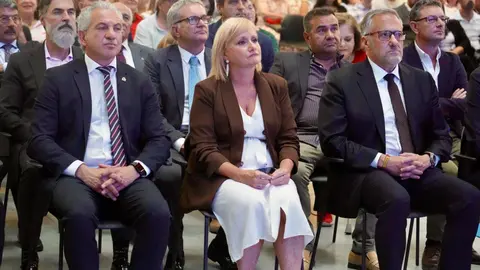 La consejera de Industria, Comercio y Empleo, Leticia García, clausura la Gala del 25 aniversario de Soltra, a la que también asisten el presidente de las Cortes de Castilla y León, Carlos Pollán, el delegado del gobierno, Nicanor Sen, y el alcalde de León, José Antonio Diez. Fotos: Campillo