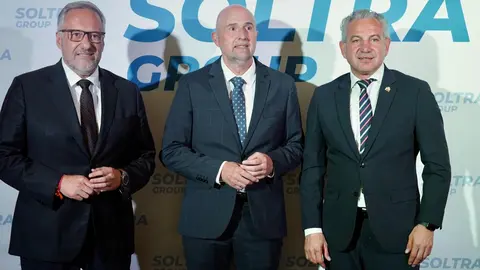 La consejera de Industria, Comercio y Empleo, Leticia García, clausura la Gala del 25 aniversario de Soltra, a la que también asisten el presidente de las Cortes de Castilla y León, Carlos Pollán, el delegado del gobierno, Nicanor Sen, y el alcalde de León, José Antonio Diez. Fotos: Campillo