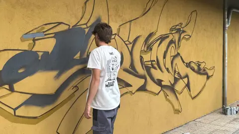 León Jam convierte las calles en un gran lienzo urbano. La segunda edición del encuentro de arte urbano se traslada al entorno ferroviario de la capital leonesa con más artistas, música y actividades. Fotos: Silvia García