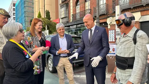 Más de 30 organizaciones llenan Ordoño II de propuestas solidarias y compromiso ciudadano. Foto: Ayuntamiento de León.