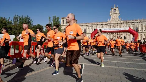 Carrera solidaria 'Corre por la Vida', organizada por la Asociación Leonesa con las Enfermedades de la Sangre, Alcles. Foto: Campillo.