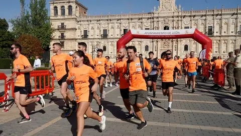 Carrera solidaria 'Corre por la Vida', organizada por la Asociación Leonesa con las Enfermedades de la Sangre, Alcles. Foto: Campillo.