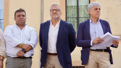 El delegado territorial de la Junta, Eduardo Diego, ejerce como pregonero de la Romería de La Melonera, a la que también acude el presidente de las Cortes de Castilla y León, Carlos Pollán. Foto: Campillo.