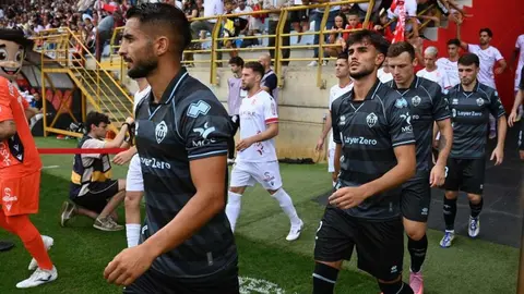 La Cultural, que llegaba al Reino con galones, se hundió en los primeros diez minutos de partido y no pudo en la primera mitad con un solvente Castellón.
