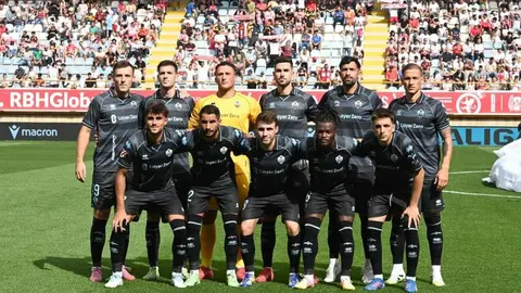 La Cultural, que llegaba al Reino con galones, se hundió en los primeros diez minutos de partido y no pudo en la primera mitad con un solvente Castellón.