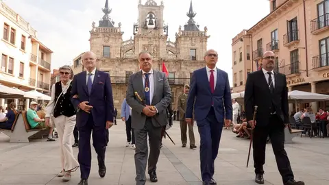 El presidente de la Conferencia Episcopal Española y arzobispo de Valladolid, Luis Argüello, preside en Astorga la ceremonia de coronación canónica de la imagen de Nuestra Señora de los Dolores. Fotos: Campillo
