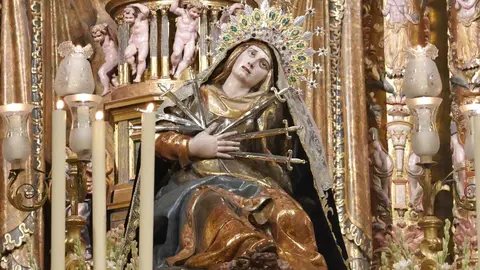 El presidente de la Conferencia Episcopal Española y arzobispo de Valladolid, Luis Argüello, preside en Astorga la ceremonia de coronación canónica de la imagen de Nuestra Señora de los Dolores. Fotos: Campillo