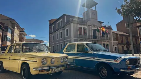 La Robla vivió este domingo una jornada histórica con la celebración de su primera Concentración de Vehículos Clásicos, que superó todas las expectativas. Más de 80 automóviles llegados de distintos puntos de la provincia y de comunidades vecinas se dieron cita en la localidad de la Montaña Central Leonesa, atrayendo a cientos de curiosos y aficionados al motor.