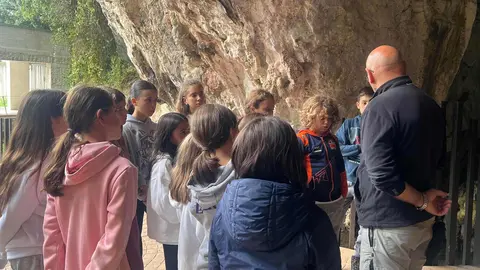 Alumnos de Primaria, Secundaria y Bachillerato del Divina Pastora participan en inmersiones lingüísticas en España, Reino Unido, Irlanda y un intercambio con Estados Unidos.