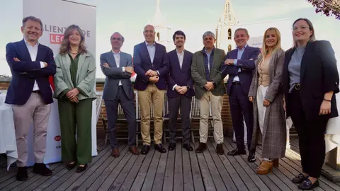El alcalde de León, José Antonio Diez, asiste a la presentación de campaña ‘Los valientes de León’, una iniciativa que quiere dar visibilidad al talento y a la innovación de los emprendedores de la provincia. Foto: Campillo