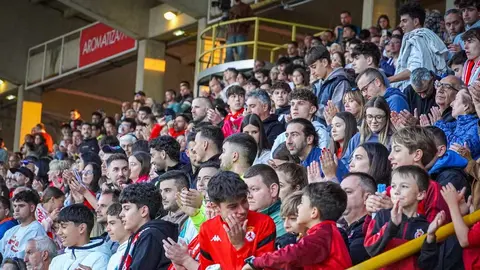 La Cultural plagada de suplentes cae 0-1 ante el Ourense y la Ponferradina se impone al Zamora (0-1) en el homenaje a quienes lucharon contra los incendios del pasado verano.
