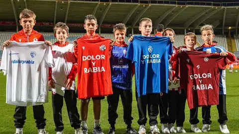 La Cultural plagada de suplentes cae 0-1 ante el Ourense y la Ponferradina se impone al Zamora (0-1) en el homenaje a quienes lucharon contra los incendios del pasado verano.