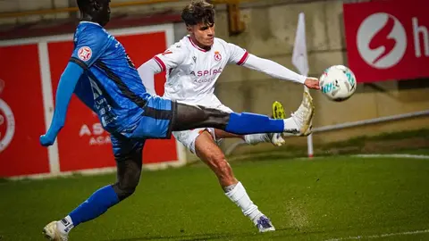 La Cultural plagada de suplentes cae 0-1 ante el Ourense y la Ponferradina se impone al Zamora (0-1) en el homenaje a quienes lucharon contra los incendios del pasado verano.