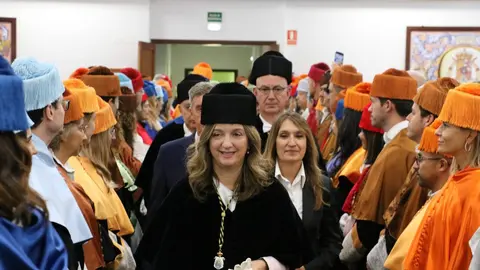 La rectora de la Universidad de León, Nuria González, preside el acto de apertura del curso académico 2025-2026 de la institución académica, al que asisten, entre otros, la consejera de Educación, Rocío Lucas, el presidente de las Cortes de Castilla y León, Carlos Pollán, o el alcalde de León, José Antonio Diez. Foto: Peio García | Universidad de León | AytoLeón