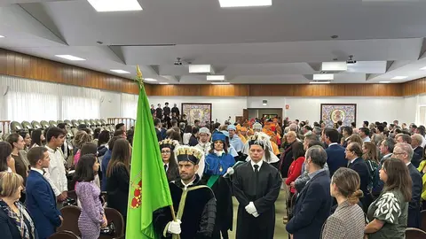 La rectora de la Universidad de León, Nuria González, preside el acto de apertura del curso académico 2025-2026 de la institución académica, al que asisten, entre otros, la consejera de Educación, Rocío Lucas, el presidente de las Cortes de Castilla y León, Carlos Pollán, o el alcalde de León, José Antonio Diez. Foto: Peio García | Universidad de León | AytoLeón