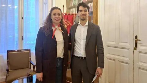 Ester Muñoz y Diego San Martín momentos antes del evento. Foto: Casa de León