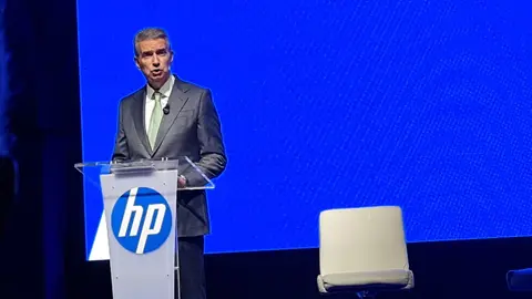 HP celebra en León dos décadas de innovación tecnológica. La compañía conmemora el 10º aniversario de HP SCDS y los 20 años del Observatorio Tecnológico en un acto en la Colegiata de San Isidoro. Fotos: Heraldo de León | AytoLeón