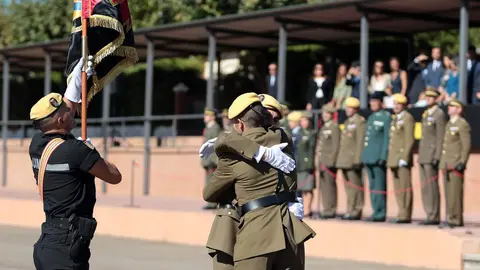 El teniente general jefe de la Unidad Militar de Emergencias, Francisco Javier Marcos Izquierdo, preside el acto de relevo en el mando del Quinto Batallón de Intervención en Emergencias de la Unidad Militar de Emergencias, del que toma posesión el teniente coronel don Pablo Samaniego Pérez. Foto: Peio García