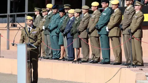 El teniente general jefe de la Unidad Militar de Emergencias, Francisco Javier Marcos Izquierdo, preside el acto de relevo en el mando del Quinto Batallón de Intervención en Emergencias de la Unidad Militar de Emergencias, del que toma posesión el teniente coronel don Pablo Samaniego Pérez. Foto: Peio García