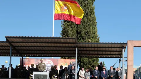 El teniente general jefe de la Unidad Militar de Emergencias, Francisco Javier Marcos Izquierdo, preside el acto de relevo en el mando del Quinto Batallón de Intervención en Emergencias de la Unidad Militar de Emergencias, del que toma posesión el teniente coronel don Pablo Samaniego Pérez. Foto: Peio García