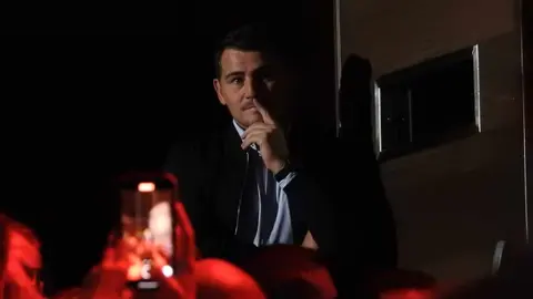 Casillas es el protagonista de la segunda jornada del FID Ciudad de León Abanca, con un encuentro con escolares, rueda de prensa en el Ayuntamiento, firma con socios FID y conferencia en un Auditorio de León que colgado el cartel de completo. Fotos: M.A.G.