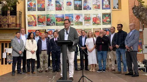La feria cumple 40 años con récord de expositores, gran afluencia y un programa que hoy domingo mantiene el pulso festivo hasta la clausura.