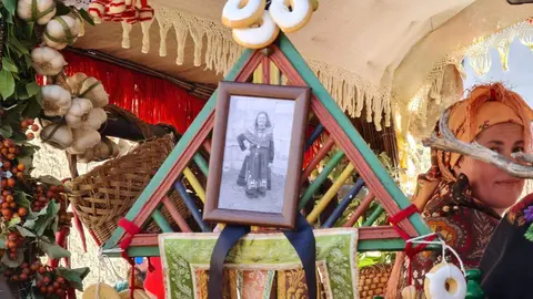 El primer domingo de San Froilán vuelve a situar a León en el centro de la tradición y la cultura popular. El Desfile de Pendones Concejiles, con más de 350 varas procedentes de 230 pueblos de la provincia, y la ceremonia del Foro u Oferta de Las Cantaderas marcan la jornada junto a los tradicionales carros engalanados.