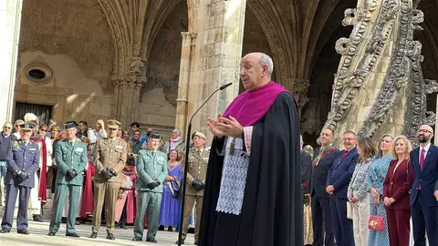El Claustro de la Catedral ha sido un año más el escenario de la ceremonia del Foro u Oferta de Las Cantaderas, con la participación de la Corporación Municipal encabezada por el alcalde, José Antonio Diez. Este año, el concejal Jon Fernández ejerció como síndico municipal, mientras que el Cabildo Catedralicio estuvo representado por Mario González. Foto: Ayto de León