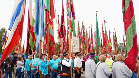 El Desfile de Pendones Concejiles de León reúne a 357 varas en representación de más de 230 pueblos. Foto: Campillo