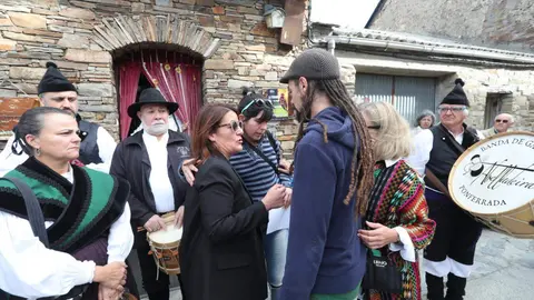 La Asociación de Vecinos El Nogalón celebra un acto de homenaje al bombero forestal Nacho Rumbao, fallecido en acto de servicio en Espinoso de Compludo. Foto: Ical