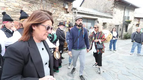 La Asociación de Vecinos El Nogalón celebra un acto de homenaje al bombero forestal Nacho Rumbao, fallecido en acto de servicio en Espinoso de Compludo. Foto: Ical