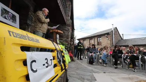 La Asociación de Vecinos El Nogalón celebra un acto de homenaje al bombero forestal Nacho Rumbao, fallecido en acto de servicio en Espinoso de Compludo. Foto: Ical