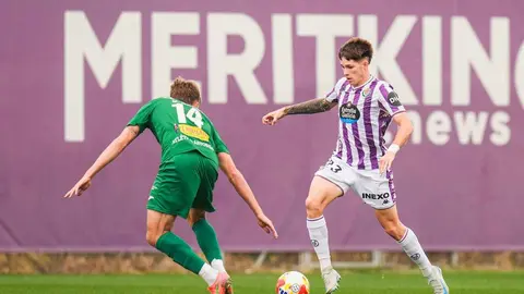El Atlético Astorga firma su primera victoria en Valladolid. Los maragatos se imponen al Promesas (1-3) con un fútbol sólido y eficacia de cara al gol.