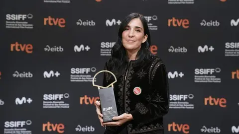 Alauda Ruiz de Azua, Concha de Oro a la mejor película ('LOS DOMINGOS'). Foto: SSIFF/Ulises Proust