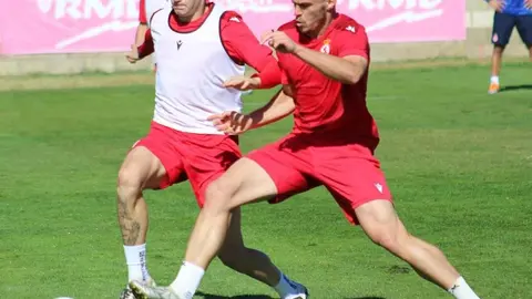El conjunto leonés inicia la preparación para el duelo del próximo lunes (20:30 horas) tras la victoria en Valladolid y con varios 'tocados' y bajas en la plantilla. Fotos: CyDLeonesa