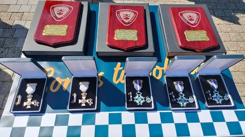 El Ayuntamiento de Ponferrada celebró este lunes el Día de San Miguel Arcángel, patrón de la Policía Municipal, en un acto institucional presidido por el alcalde, Marco Morala, acompañado por el intendente jefe, Arturo Pereira, y el concejal de Seguridad Ciudadana, Carlos Cortina.