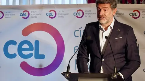 El presidente del Círculo de Empresarios, Juan María Nin, participa en un Encuentro Empresarial organizado por el Círculo Empresarial Leonés. Foto: Campillo.